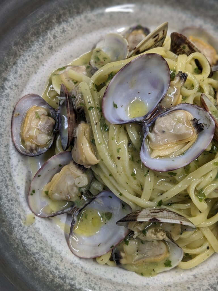 Tagliolini con vongole veraci