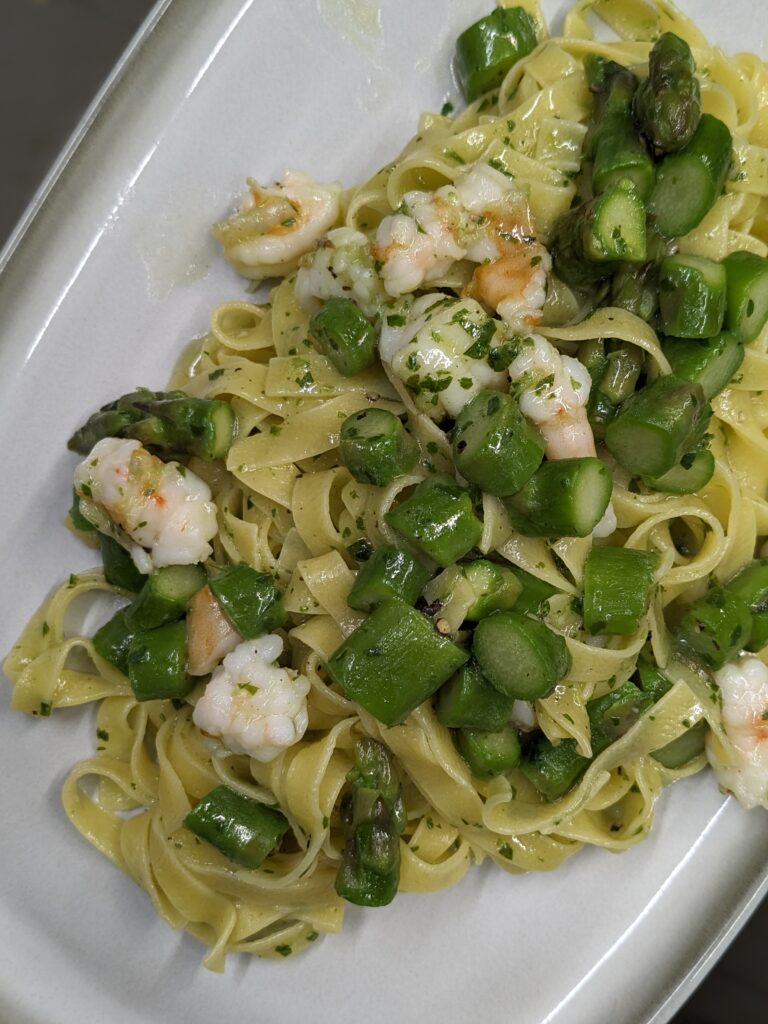 Tagliatelle asparagi e gamberetti