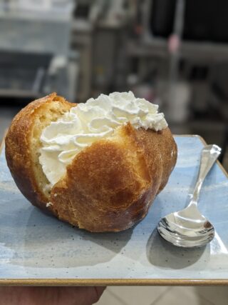 Babà napoletano al rum